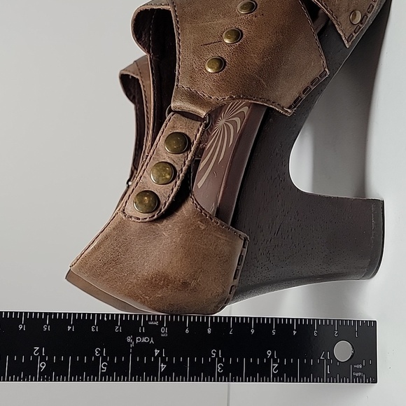 Dansko Ryder Mules Clogs Sz 39 US 8.5 9 Brown Leather Block Heel Studded Comfort - Picture 15 of 16